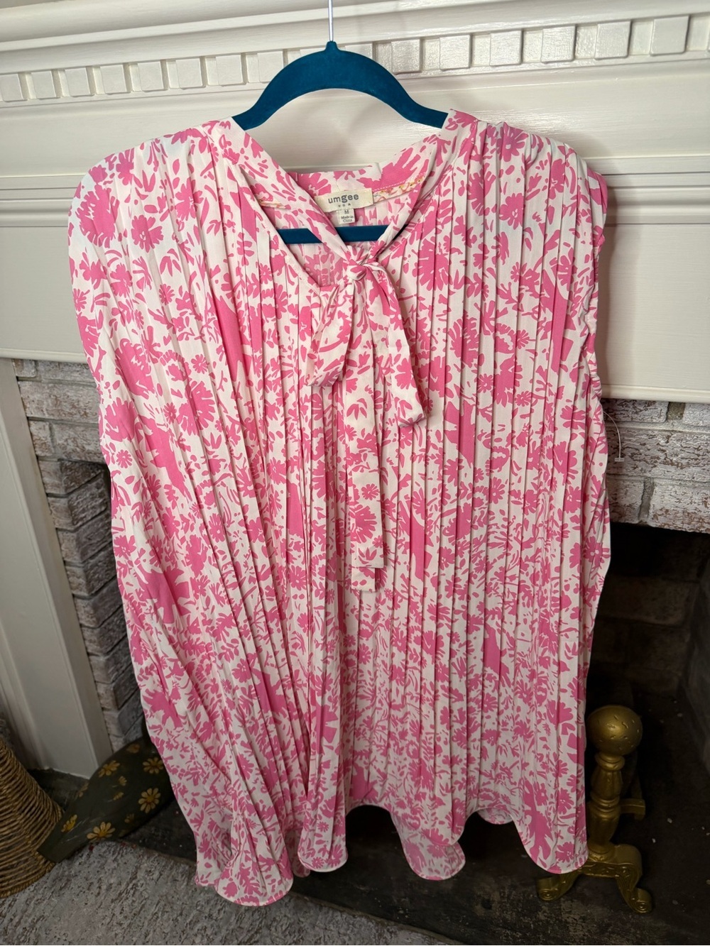 Umgee Pink White Floral Pleated Tie Neck Blouse Top Medium